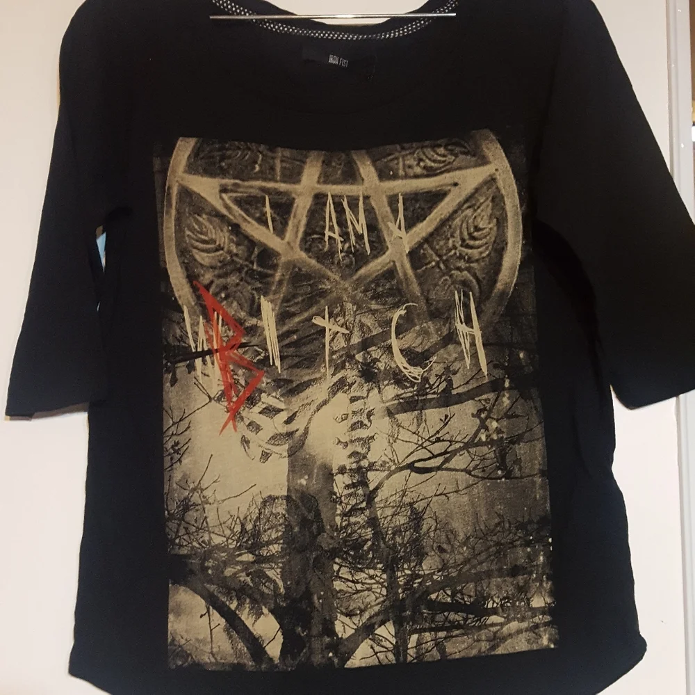 Iron Fist Black Graphic Tee - Picture 1 of 3